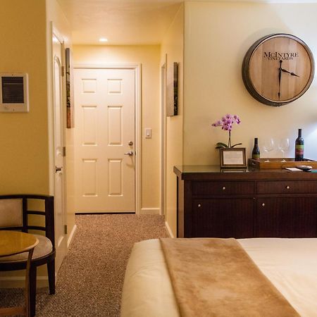 The Vendange Carmel Inn & Suites Luaran gambar