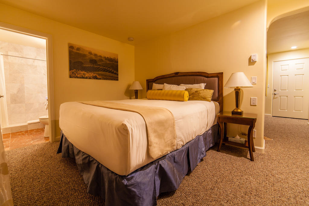 The Vendange Carmel Inn & Suites Bilik gambar
