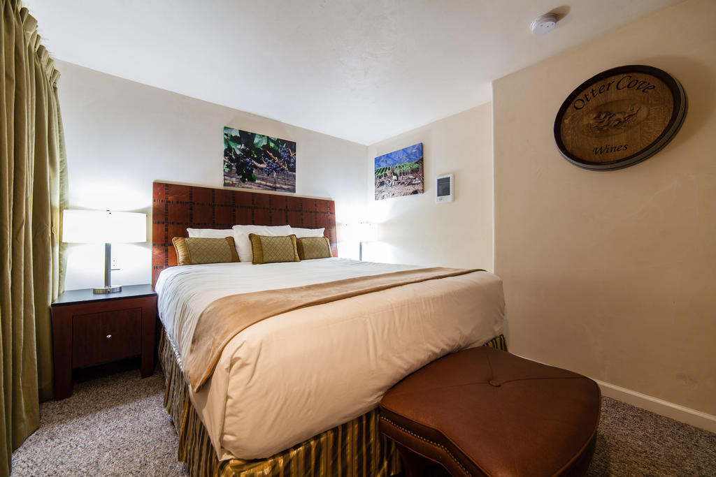 The Vendange Carmel Inn & Suites Bilik gambar