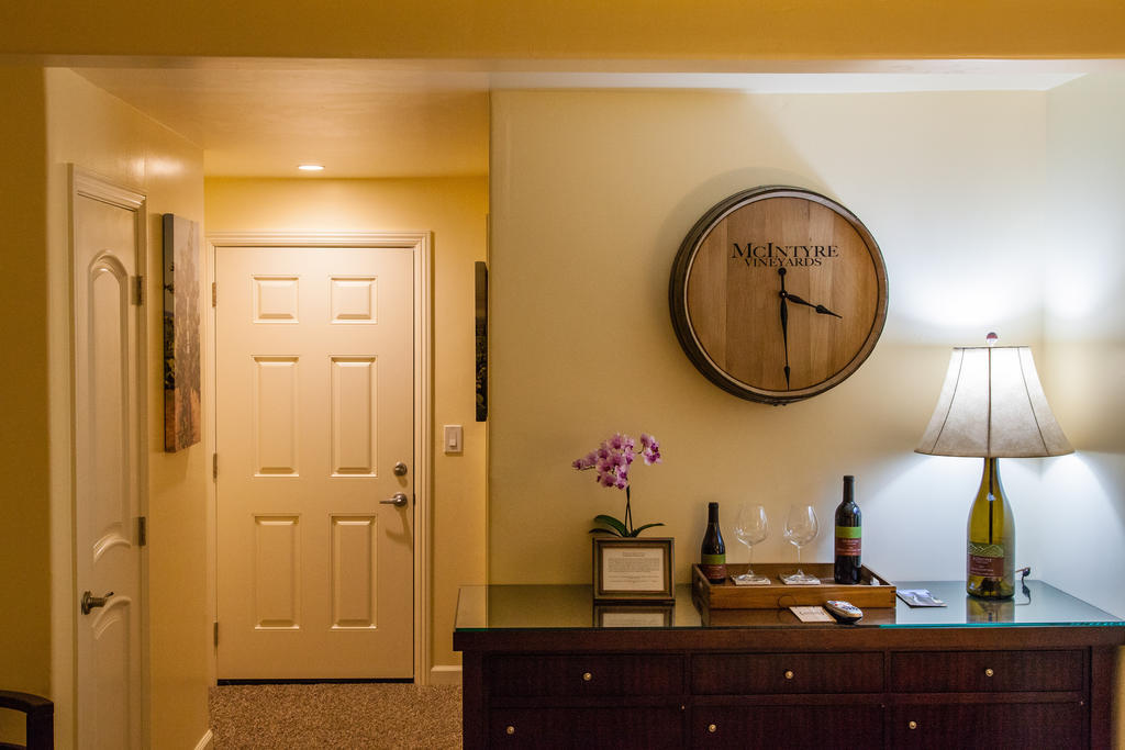 The Vendange Carmel Inn & Suites Bilik gambar