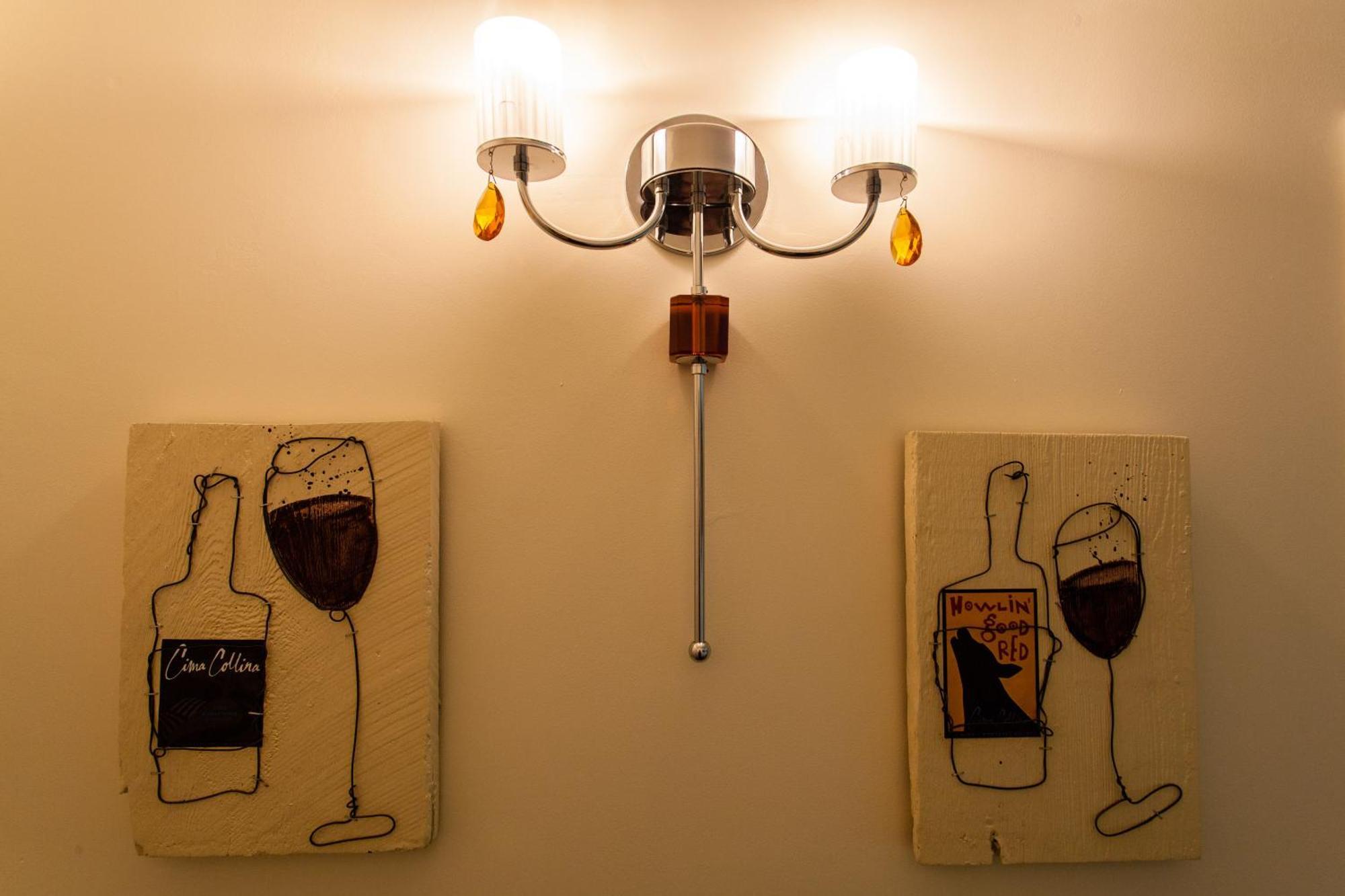 The Vendange Carmel Inn & Suites Luaran gambar
