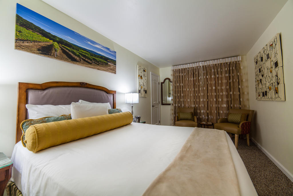 The Vendange Carmel Inn & Suites Bilik gambar