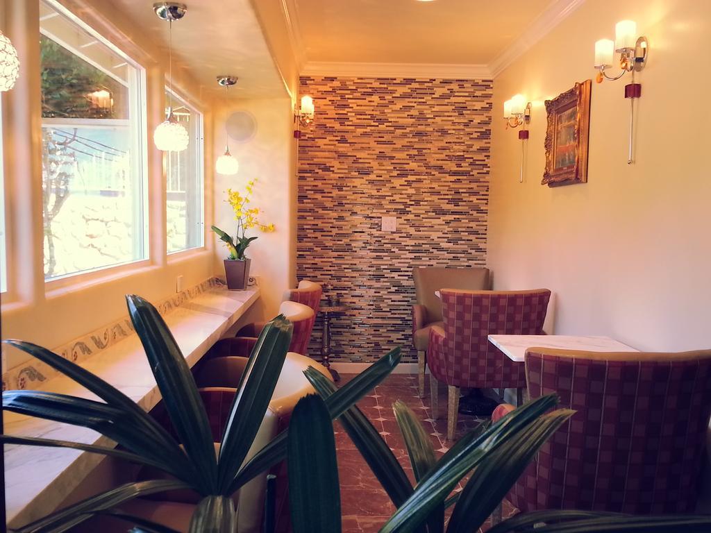 The Vendange Carmel Inn & Suites Luaran gambar
